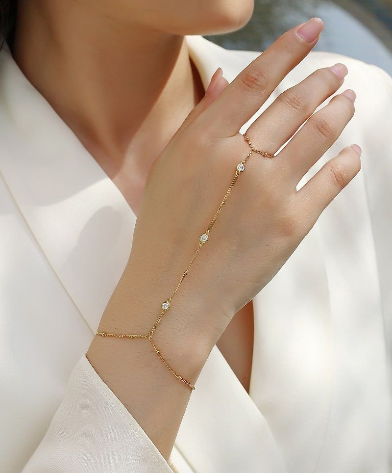 Fog Snow Black Mountain - Made of morganite, 925 sterling silver and platinum-plated diamonds, it is a fashionable jewelry bracelet and a luxurious silver accessory.