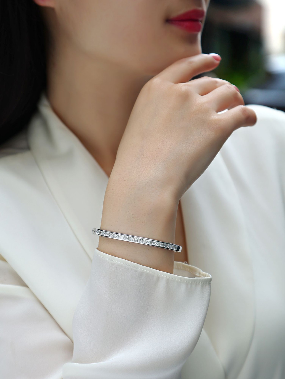 Starlight Entertainment - Made of morganite, 925 sterling silver and platinum-plated diamonds, it is a fashionable jewelry bracelet and a luxurious silver accessory.