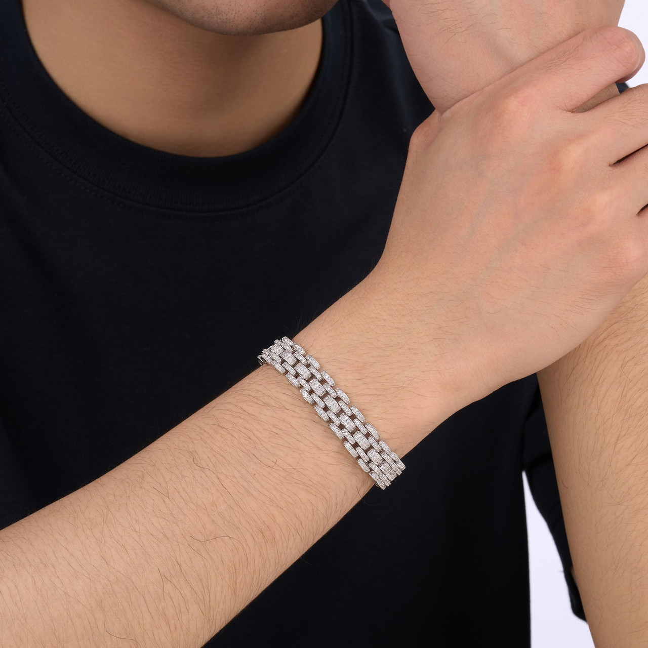 Unique - Made of morganite, 925 sterling silver and platinum-plated diamonds, it is a fashionable jewelry bracelet and a luxurious silver accessory.
