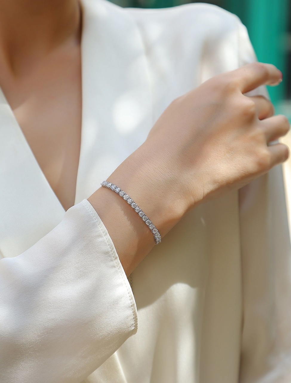 Star Fantasy - Made of morganite, 925 sterling silver and platinum-plated diamonds, it is a fashionable jewelry bracelet and a luxurious silver accessory.