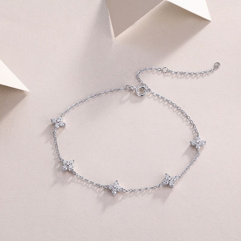 Endless Heart - Made of morganite, 925 sterling silver and platinum-plated diamonds, it is a fashionable jewelry bracelet and a luxurious silver accessory.