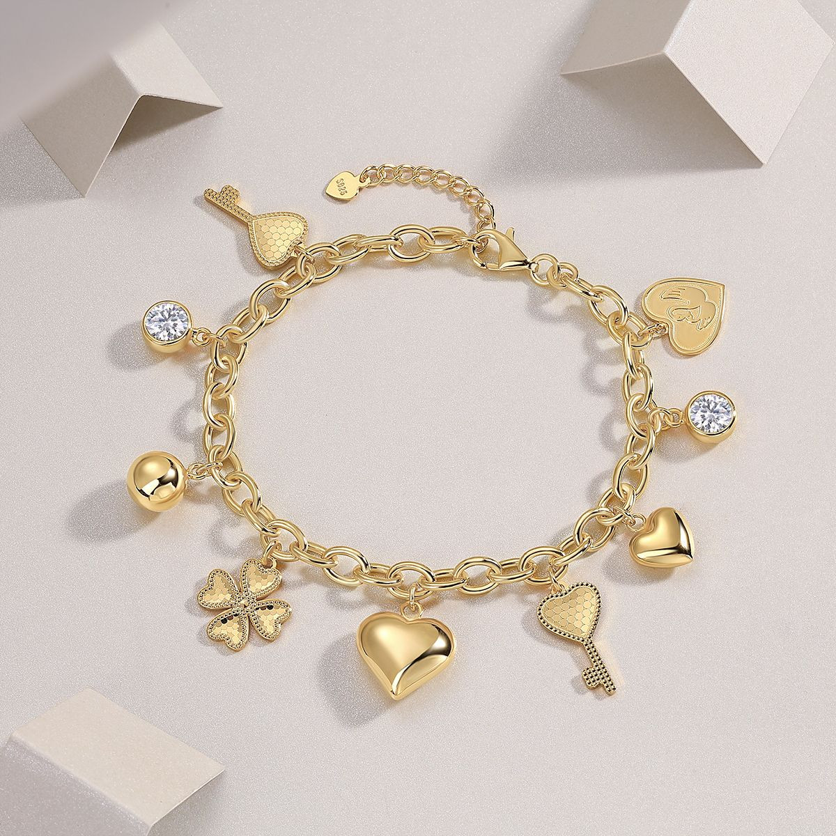 Heart Locks for Dream Realization - Made of moissanite, 925 sterling silver and platinum-plated diamonds, it is a fashionable jewelry bracelet and a luxurious silver accessory.