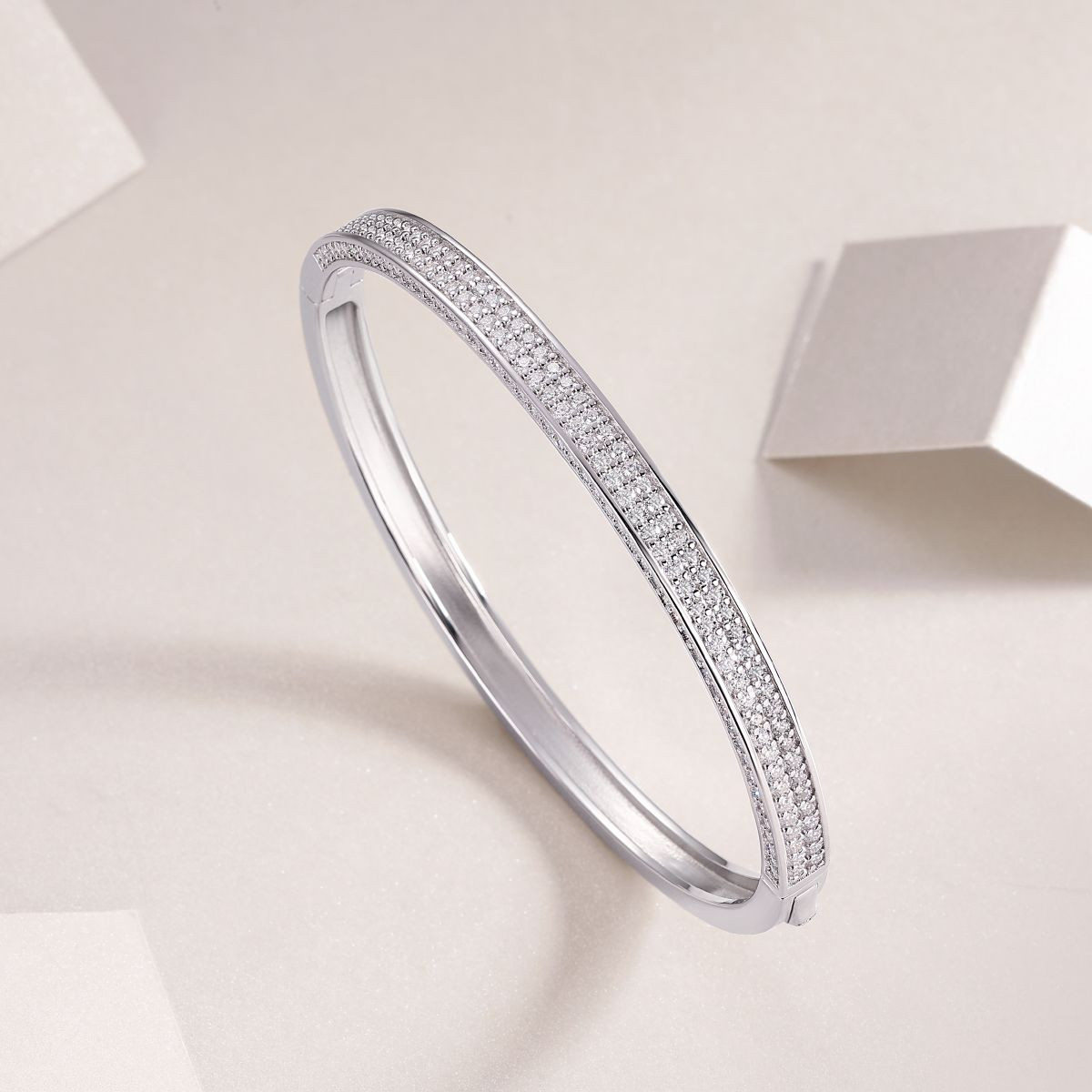 Cosmic Trajectory - Made of morganite, 925 sterling silver and platinum-plated diamonds, it is a fashionable jewelry bracelet and a luxurious silver accessory.