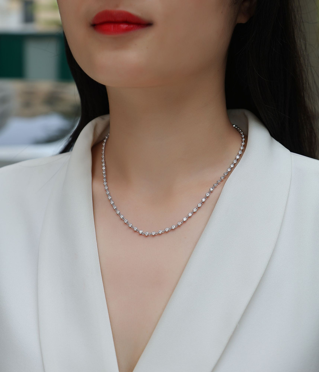 Round Center Verse - A fashionable and popular jewelry necklace pendant set, featuring Monnes stone, made of 925 silver and plated with platinum diamonds