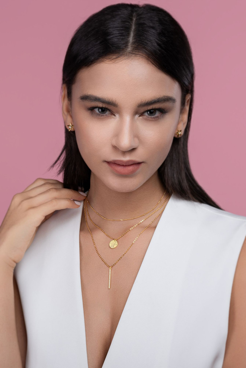 One-word jewelry set - A fashionable and popular necklace pendant set, featuring Monnes stone, made of 925 silver and plated with platinum and diamonds.