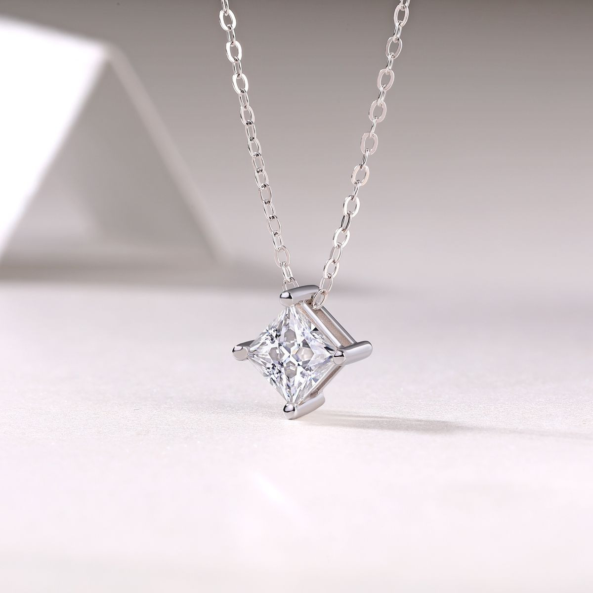 "Coexistence" - A fashionable and popular jewelry necklace pendant set, featuring one carat morganite, made of 925 silver and plated with platinum and diamonds.