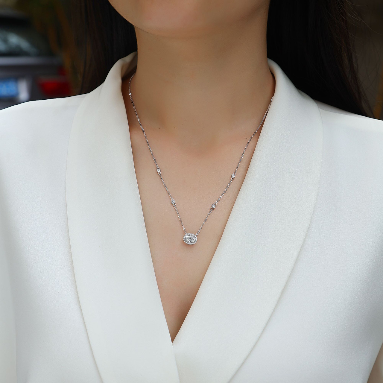 White Summer Night - A fashionable and popular jewelry necklace pendant set, featuring Monnes stone, made of 925 silver and plated with platinum diamonds