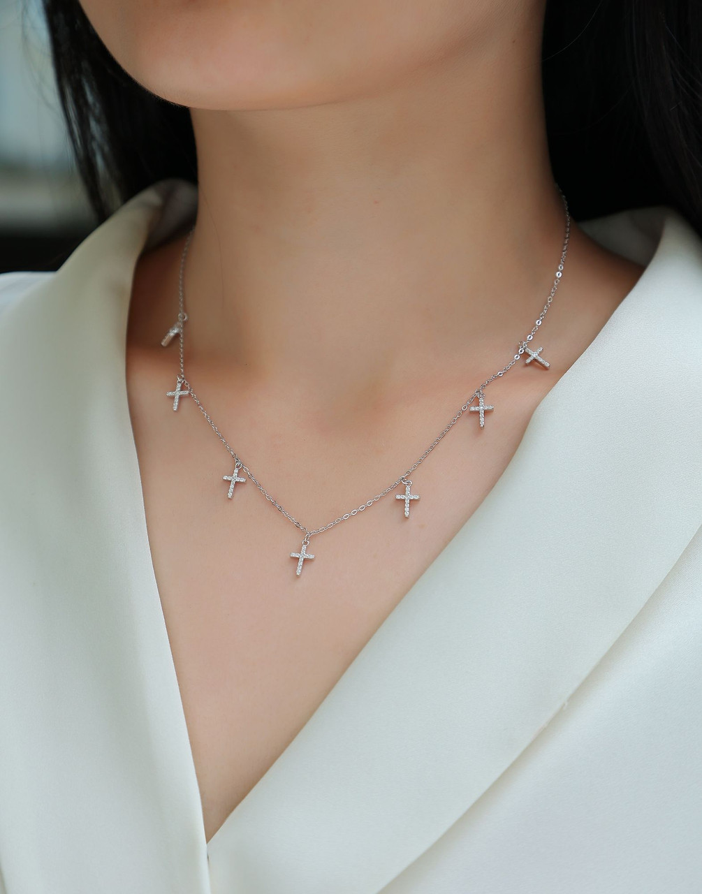 Star Love - A fashionable and popular jewelry necklace pendant set, featuring Monnes stone, made of 925 silver and plated with platinum and diamonds.