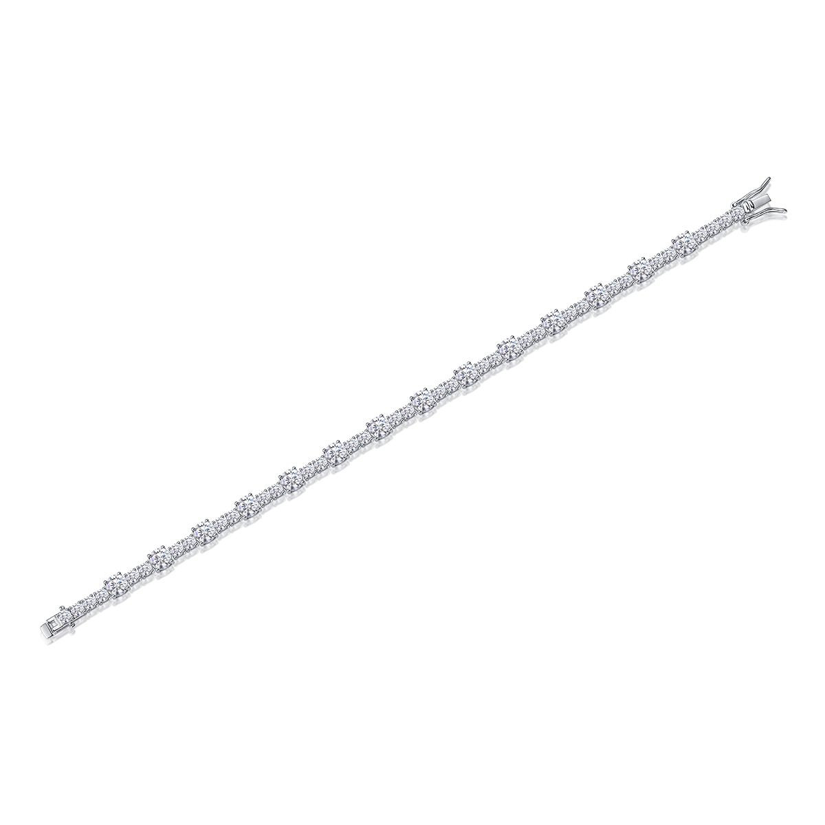 Flying - Made of morganite, 925 sterling silver and platinum-plated diamonds, it is a fashionable jewelry bracelet and a luxurious silver accessory.
