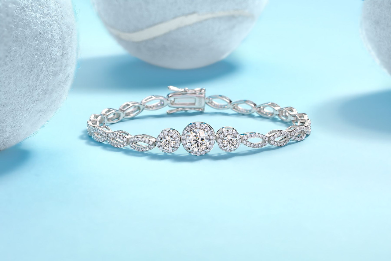Mo Qi - Made of morganite, 925 sterling silver and platinum-plated diamonds, it is a fashionable jewelry bracelet and a luxurious silver accessory.