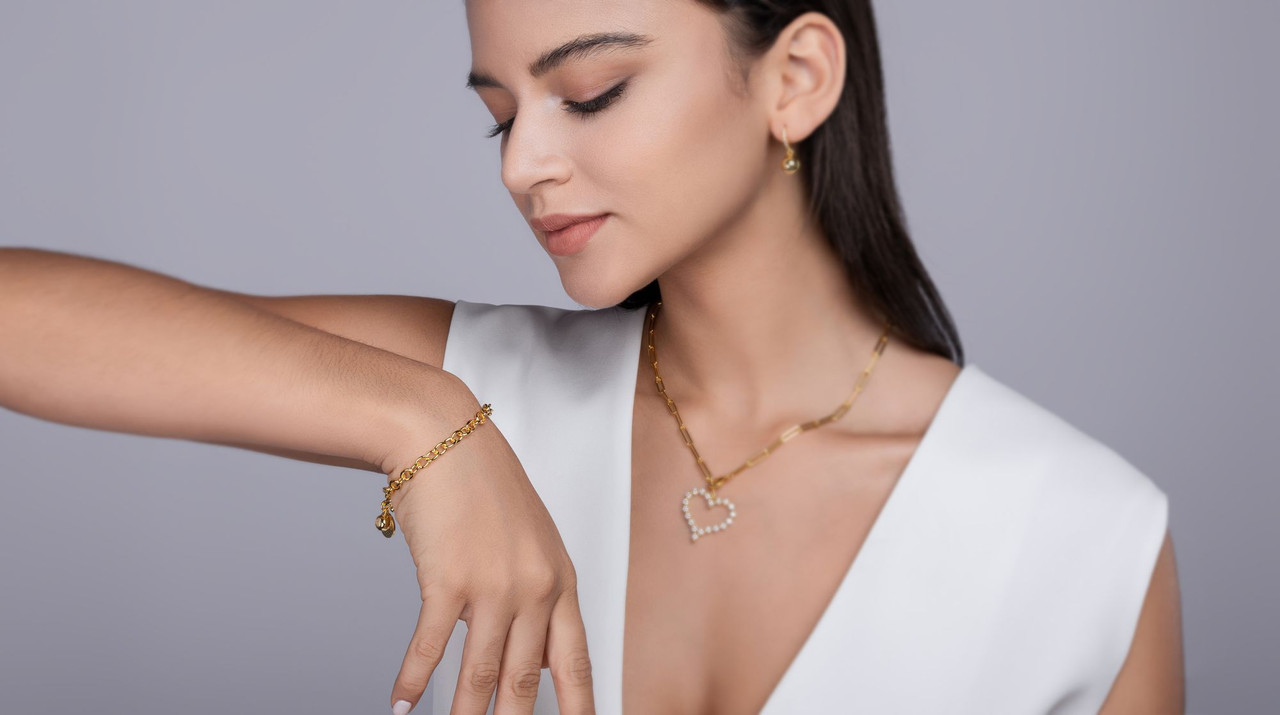 Chang Chain Starway - Made of morganite, 925 sterling silver and platinum-plated diamonds, it is a fashionable jewelry bracelet and a luxurious silver accessory.