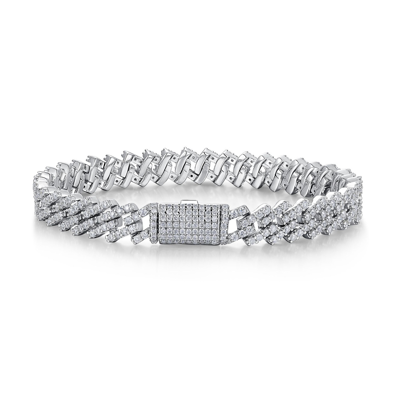 Composed of morganite, 925 sterling silver and platinum-plated diamonds, it is a fashionable jewelry bracelet and a luxurious silver accessory.
