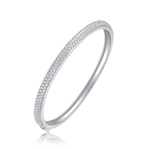 Made of morganite, 925 sterling silver and platinum-plated diamonds, it is a fashionable jewelry bracelet and a luxurious silver accessory.