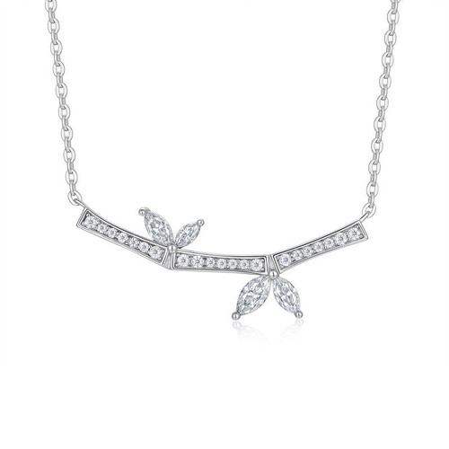 A fashionable and popular jewelry necklace pendant set, featuring Monnes stone, made of 925 silver and plated with platinum diamonds.