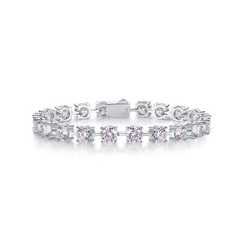 The Time Appointment - Made of morganite, 925 sterling silver and platinum-plated diamonds, it is a fashionable jewelry bracelet and a luxurious silver accessory.