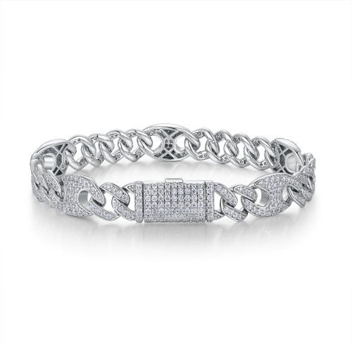 Composed of morganite, 925 sterling silver and platinum-plated diamonds, it is a fashionable jewelry bracelet and a luxurious silver accessory.