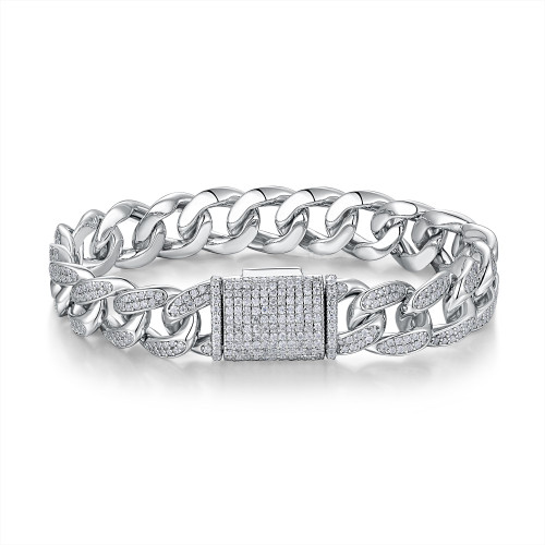 Composed of morganite, 925 sterling silver and platinum-plated diamonds, it is a fashionable jewelry bracelet and a luxurious silver accessory.