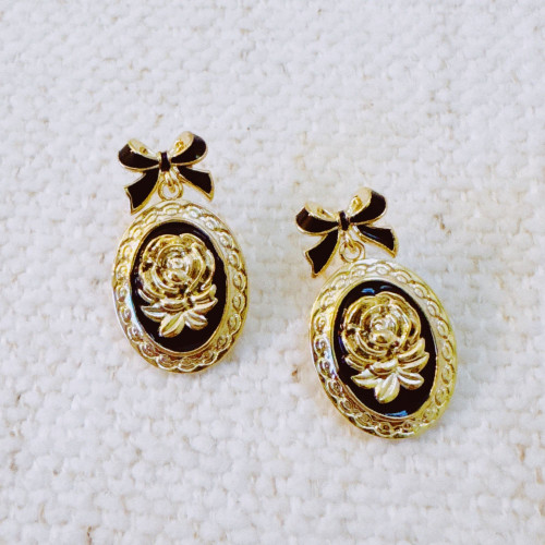 Black Bow Rose Drop Earrings – Elegant Black and Gold Antique-Inspired with Bow Accents