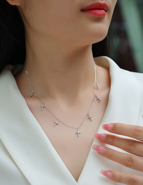 Saint Light Cross - A fashionable and popular jewelry necklace pendant set, featuring Monnes stone, made of 925 silver and plated with platinum diamonds.