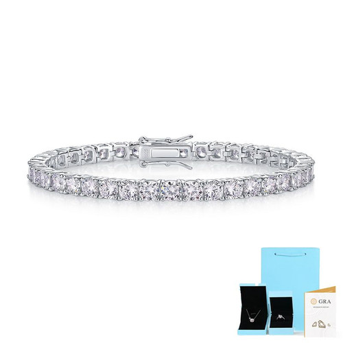 Moonlight - Made of morganite, 925 sterling silver and platinum-plated diamonds, it is a fashionable jewelry bracelet and a luxurious silver accessory.