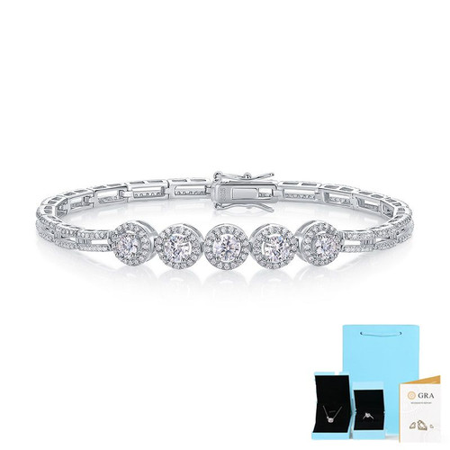 Silver - Made of morganite, 925 sterling silver and platinum-plated diamonds, it is a fashionable jewelry bracelet and a luxurious silver accessory.