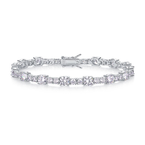 Flying - Made of morganite, 925 sterling silver and platinum-plated diamonds, it is a fashionable jewelry bracelet and a luxurious silver accessory.