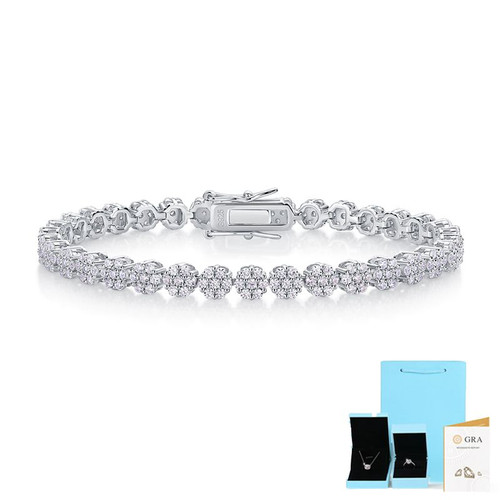Flower Core - Composed of morganite, 925 sterling silver, and platinum-plated diamonds, it is a fashionable jewelry bracelet and a luxurious silver accessory.