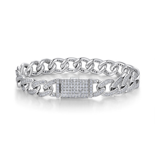 Composed of morganite, 925 sterling silver and platinum-plated diamonds, it is a fashionable jewelry bracelet and a luxurious silver accessory.