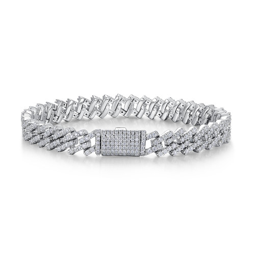 Composed of morganite, 925 sterling silver and platinum-plated diamonds, it is a fashionable jewelry bracelet and a luxurious silver accessory.