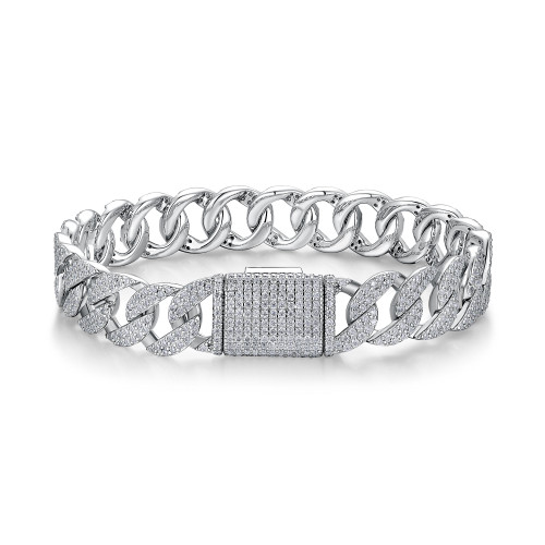 Composed of morganite, 925 sterling silver and platinum-plated diamonds, it is a fashionable jewelry bracelet and a luxurious silver accessory.