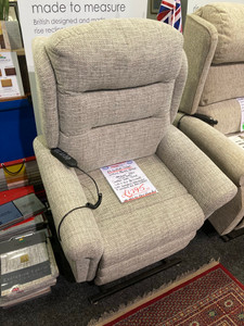 EXTRA FEATURES! ADJUSTABLE HEAD-TILT & LUMBAR SUPPORT! EXTRA FEATURES! ADJUSTABLE HEAD-TILT & LUMBAR SUPPORT!