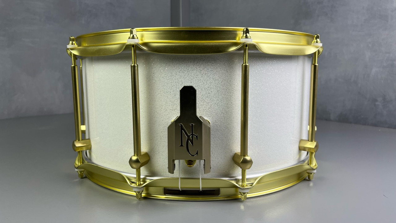 Noble & Cooley 14x7 Classic Maple Snare - White Sparkle Over White