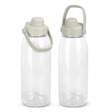 A drink bottle with a clear body and a light grey lid and handle, featuring a logo on its side. A drink bottle with a clear body and a light grey lid and handle, featuring a logo on its side.