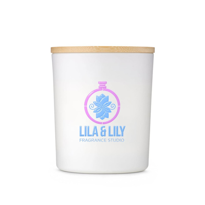 A large glass candle with a white exterior and a wooden lid, featuring a branding logo.