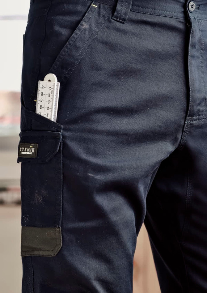 Men's summer cargo pants in navy blue featuring multiple pockets and a logo patch.
