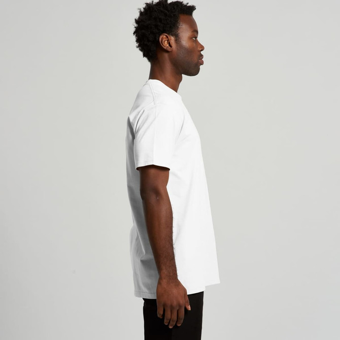 A white t-shirt is displayed on a model, featuring a relaxed fit and a side view. The shirt has a logo.
