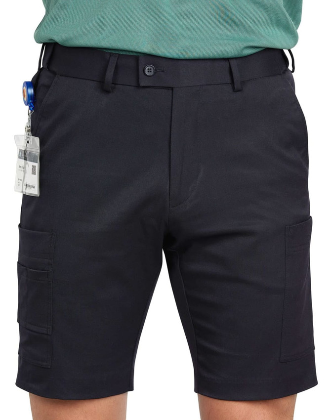 Men's utility cargo shorts in black featuring side pockets and a logo on the waistband. Suitable for various activities.