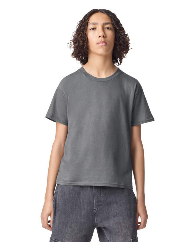 A grey youth t-shirt featuring a round neck and short sleeves, with a branding logo on the front.