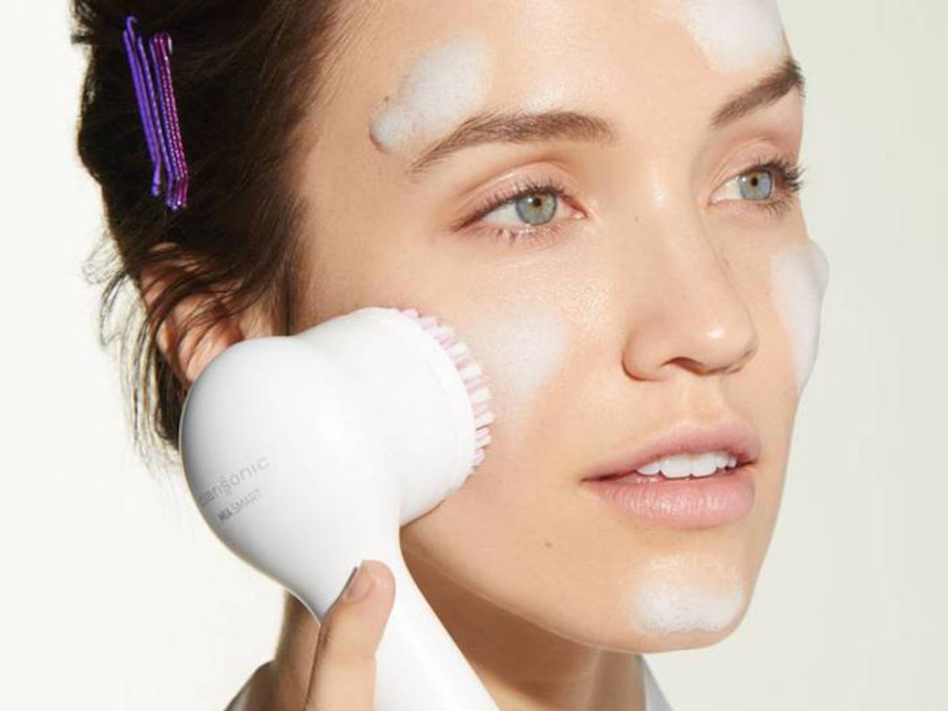 Get a Radiant Glow with the Right Cleanser Brush Get a Radiant Glow with the Right Cleanser Brush