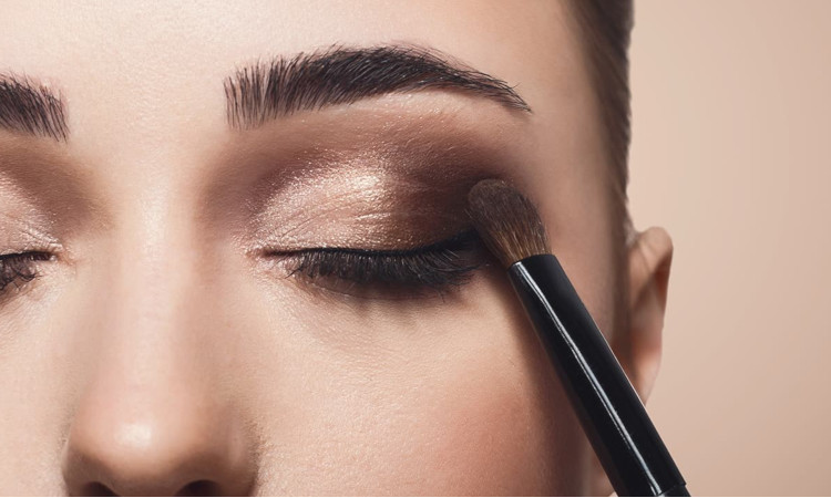 eye makeup for different eyelids