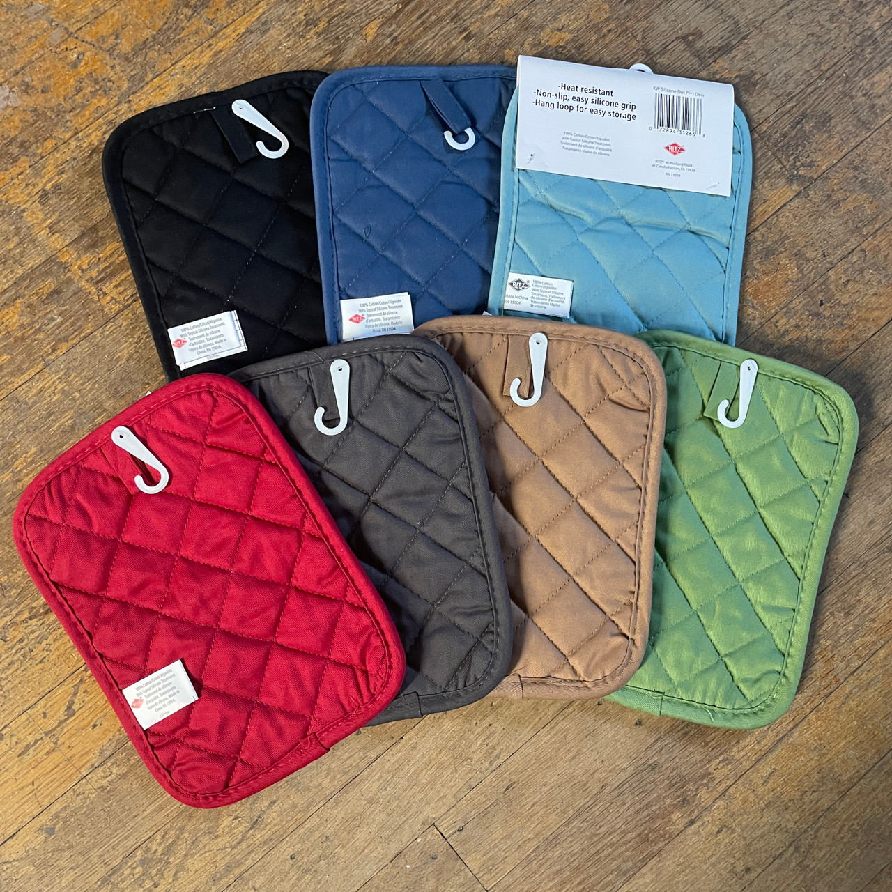 Ritz Pot Holder with Silicone Dots