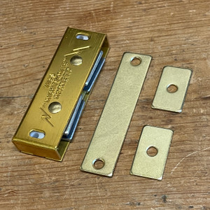 Ives No. 326 Heavy Duty Magnetic Catch