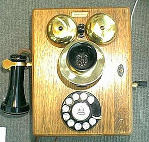 1914 Oak Wall Phone 1914 Oak Wall Phone