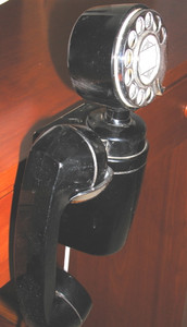 Space Saver Desk/Wall Phone Space Saver Desk/Wall Phone