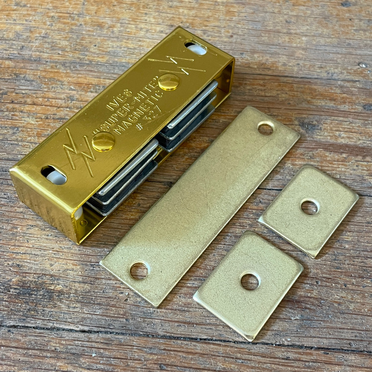 Ives No. 327 Magnetic Catch Dual Triple Pole