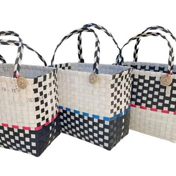 Más Que Tramas | Shoulder Tote Bag, Recycled Storage Basket or Shopping Bag - Multi-Purpose Totes (Random Assorted Color) 33 cm x 30 cm x 18 cm