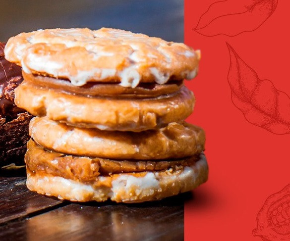 Estancia El Rosario Alfajores Cordobeses Sprinkled Sugar Alfajor with Dulce de Leche Filling, 38 g / 1.34 oz ea (box of 12 alfajores)