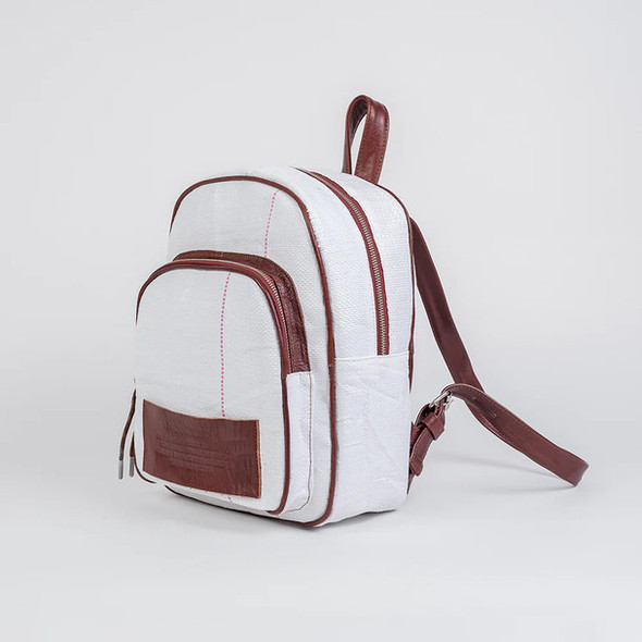 Fracking Design Loma Campana Backpack - White/Brown Design for Trendy Adventures Color Suela y Blanco | 25 cm x 30 cm x 5 cm