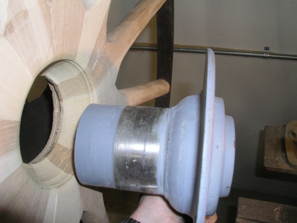Refinishing of wooden wheel spoke