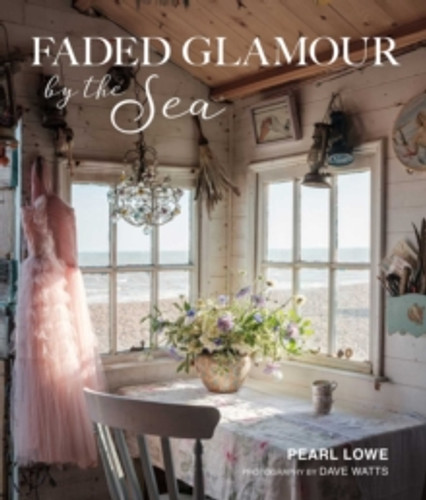 Faded Glamour by the Sea 9781800651012 Hardback
